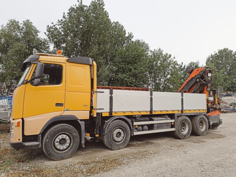 Camion, transport, plateau, avec grue, soignies